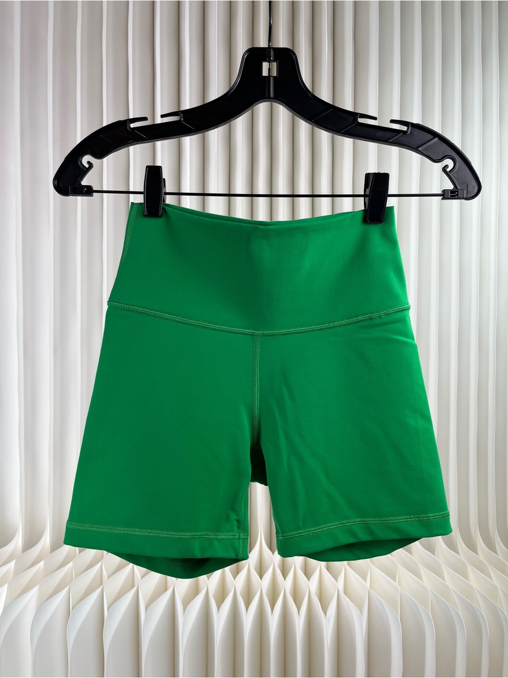 ARITZIA TnAction
TnaLIFE™ Atmosphere Hi-Rise 5" Short